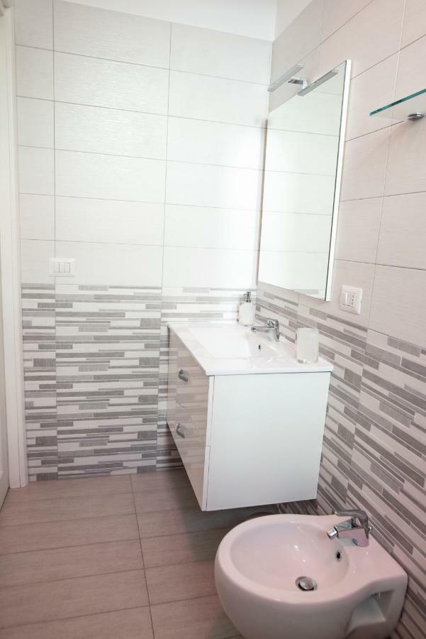 Finestra Sul Porto Apartment บารี ภายนอก รูปภาพ